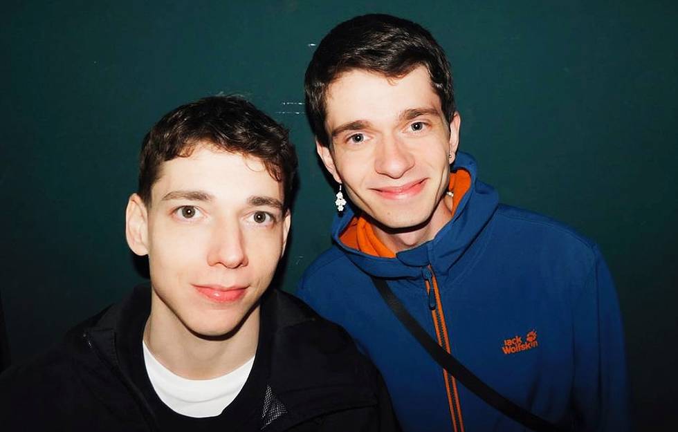 Jungs 2025 Mai Irrenhouse, rechts: Emotional Support Twink