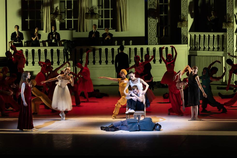 xx_kultur_hamburg-ballettKiran West_.jpg
