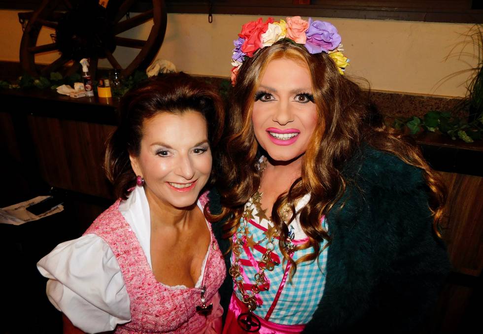 Claudia Obert Nina Queer Queerwiesn 2025 Oktober.jpg