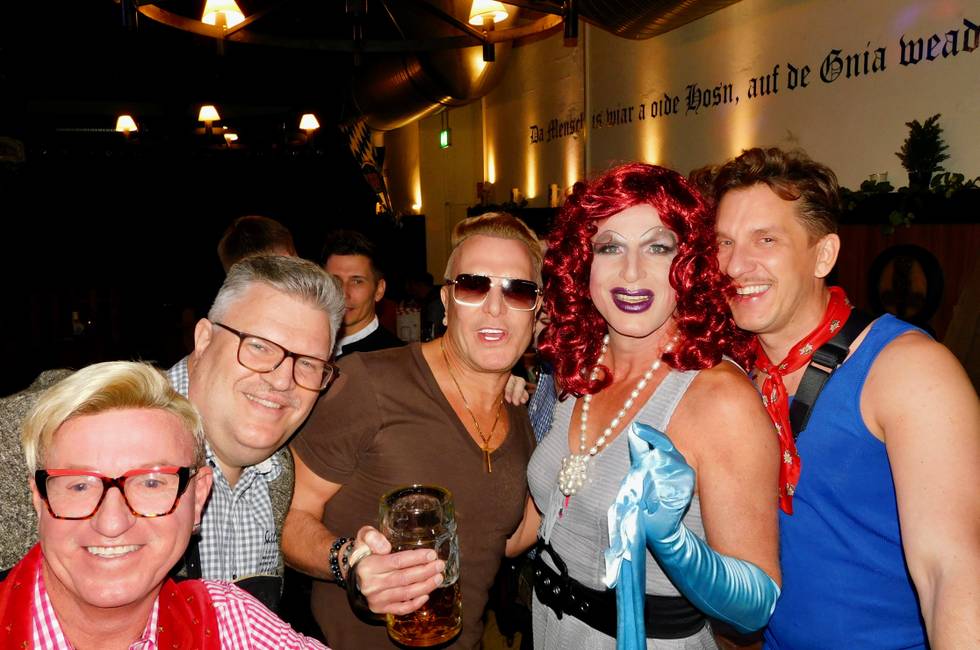Truppe Frank Tatjana Ingo Queerwiesn 2025 Oktober.jpg