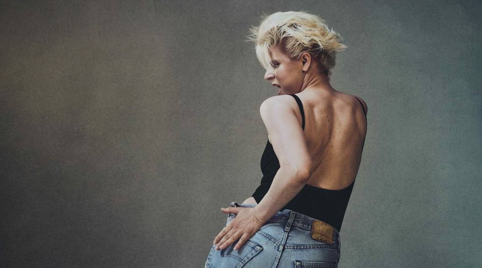 Robyn.jpg