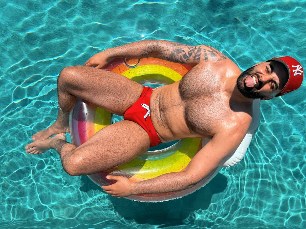 HollywoodTramp-Pool.jpg