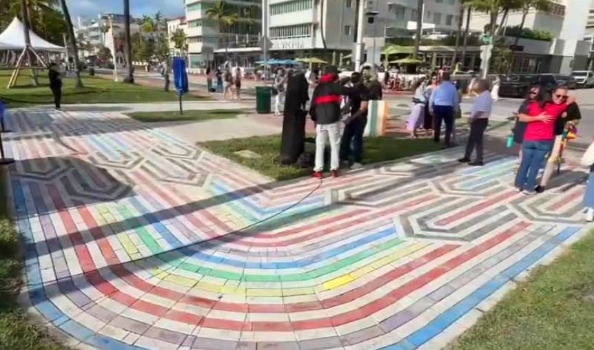 rainbow crosswalk lummus park.png
