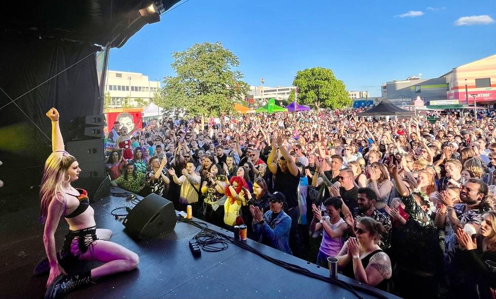 Pride-Wiesbaden-Sommerfest.jpg
