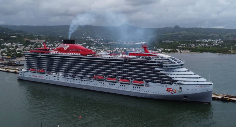 Scarlet_Lady_in_Puerto_Plata,_2022.jpg