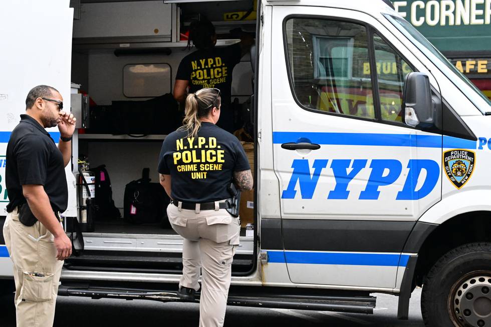 NYPD investigates shooting of officer in Brooklyn