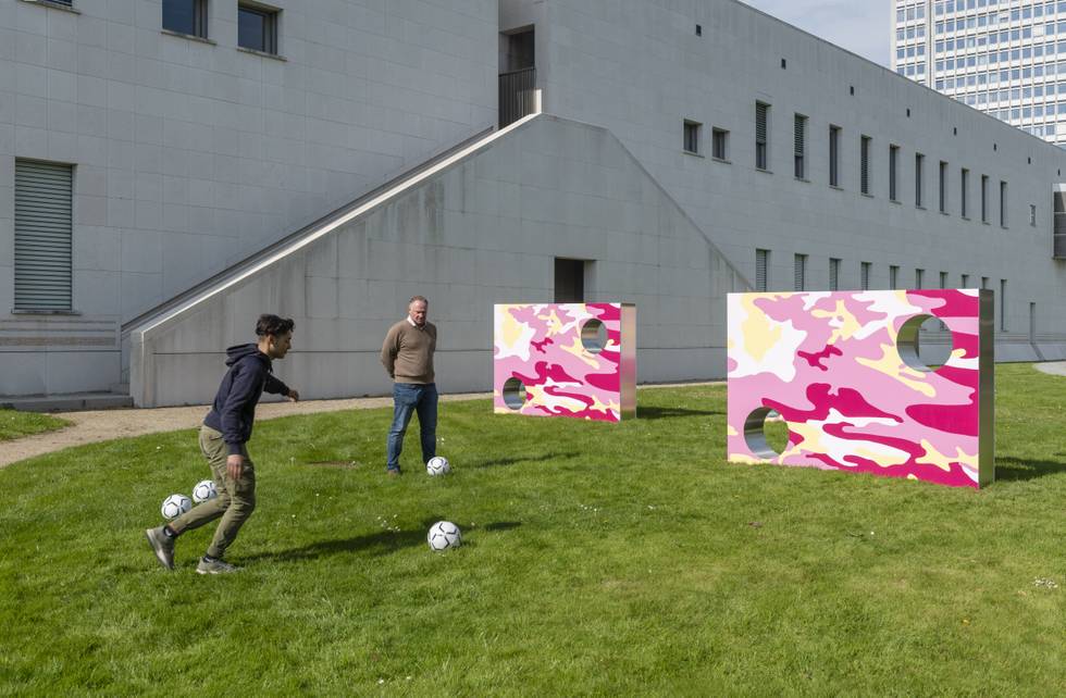 4.)	Olaf Nicolai, Camouflage/Torwand 1–3