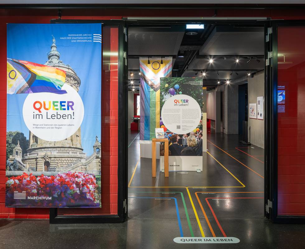 QueerImLeben-Ausstellungsansicht.jpg