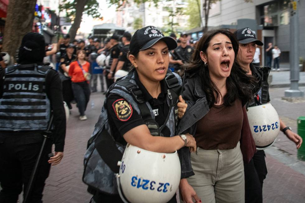TurkishPoliceDetainLgbtRight_AFP.jpg