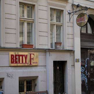 LOCATIONS_Betty F***