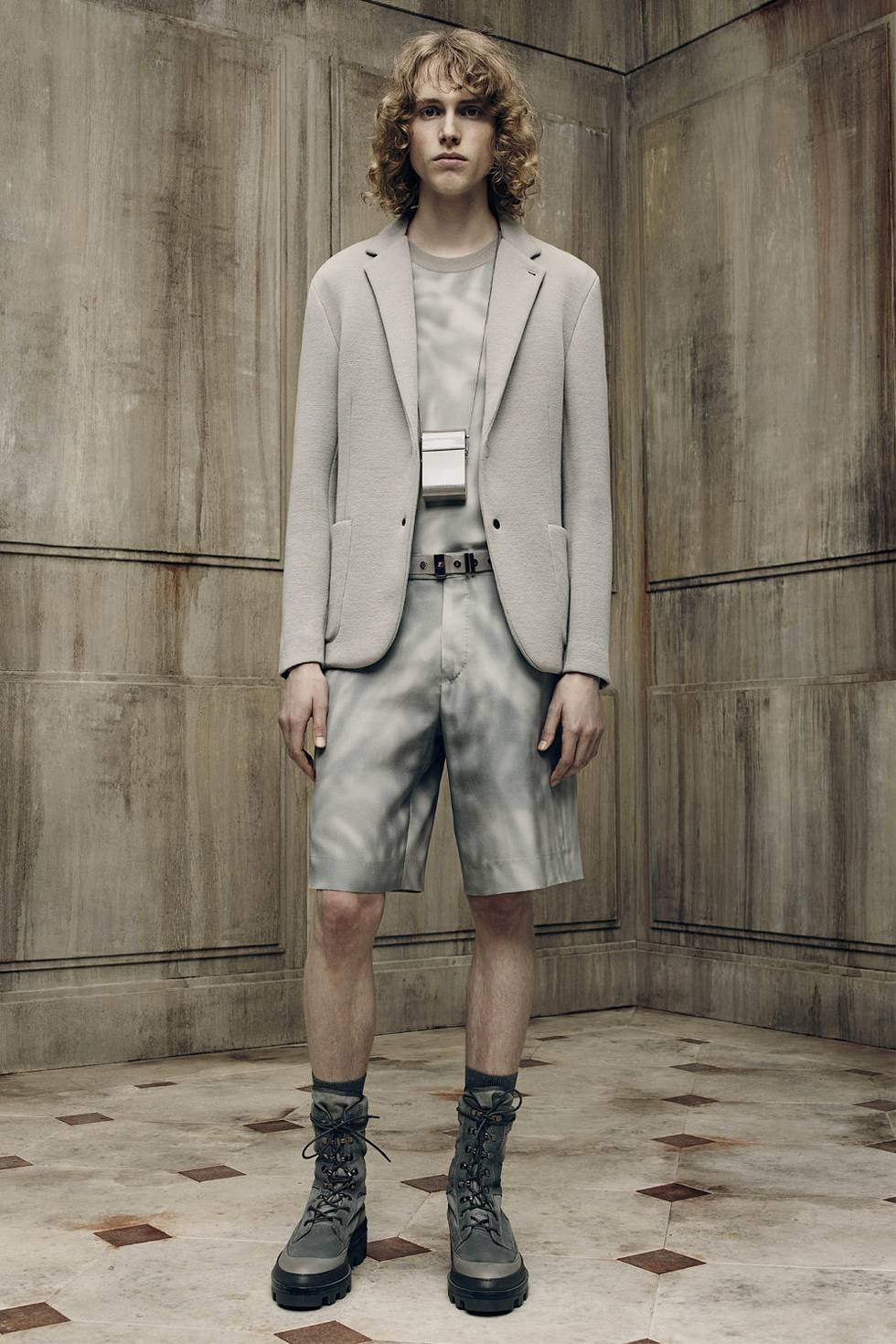 www.balenciaga.com