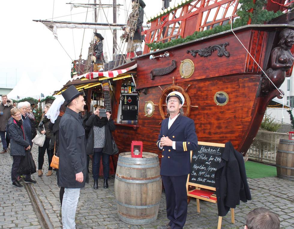 Weihnachtsmarkt am Wasser