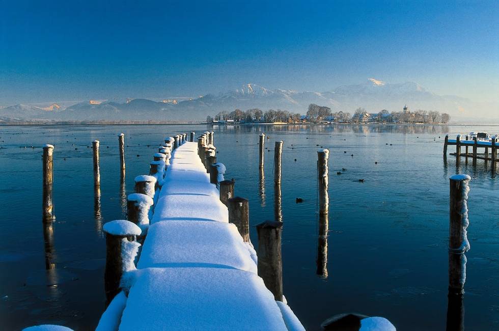 Steg Winter Fraueninsel.jpg