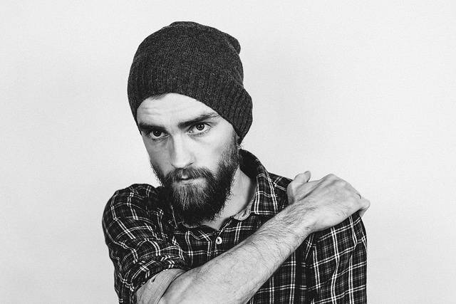Hipster mit Bart