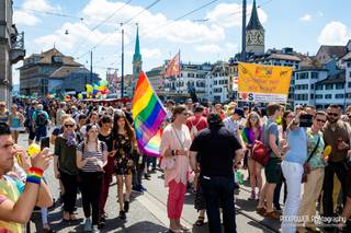 Zurich Gibt Grunes Licht Fur Pride Signale Im Strassenverkehr Manner