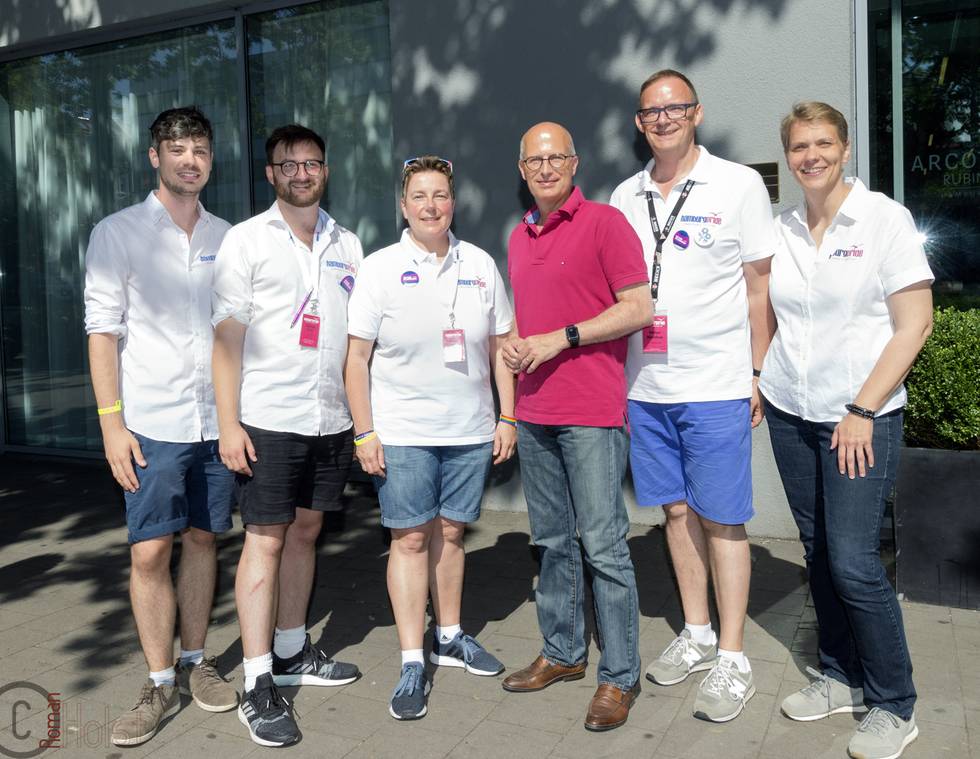CSD_HH_2019_Tschentscher_Pride_RHP7567_web_logo-rom.jpg