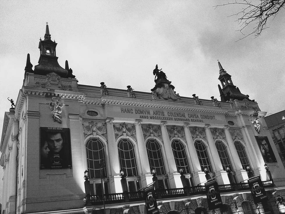 TheaterDesWestens.jpg