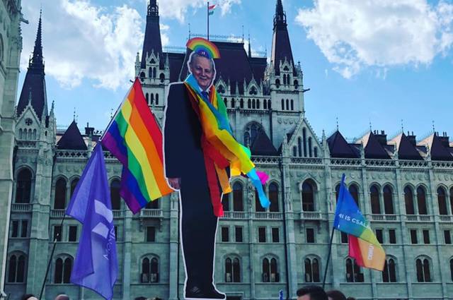 Budapest Verpasst Homophobem Burgermeister Regenbogenkur Manner