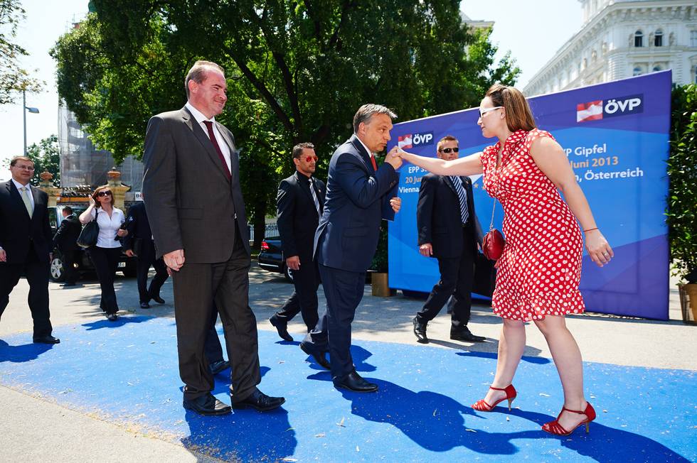 3245px-Viktor_Orbán_(9298454493).jpg