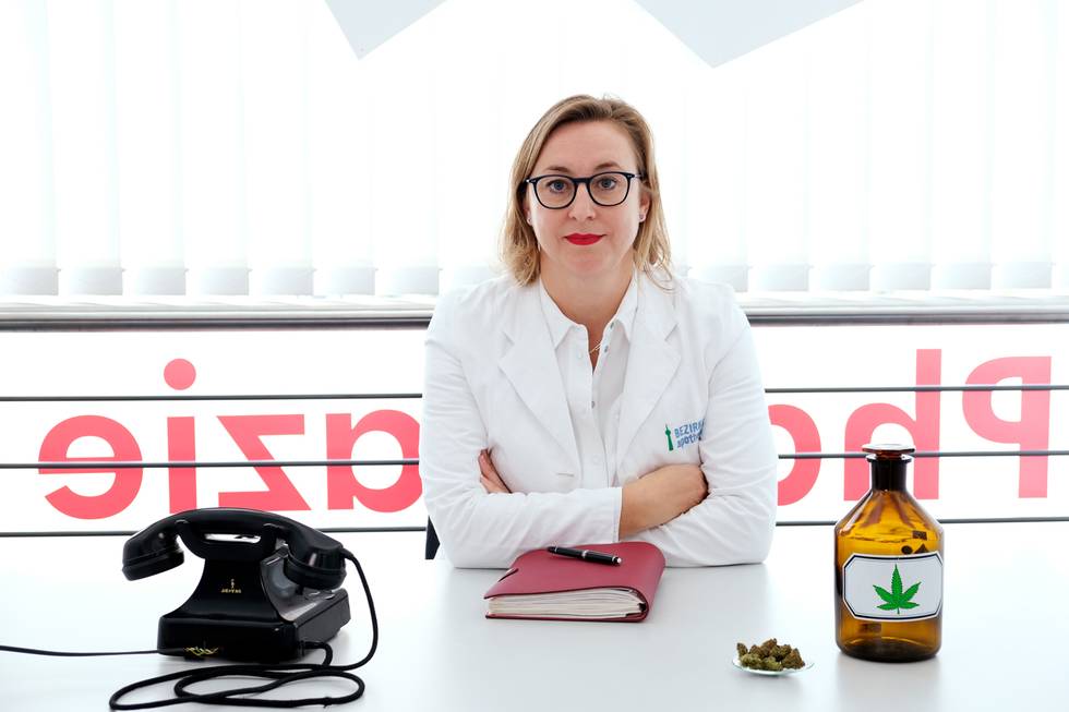 Melanie-Dolfen-Bezirksapotheke.jpg