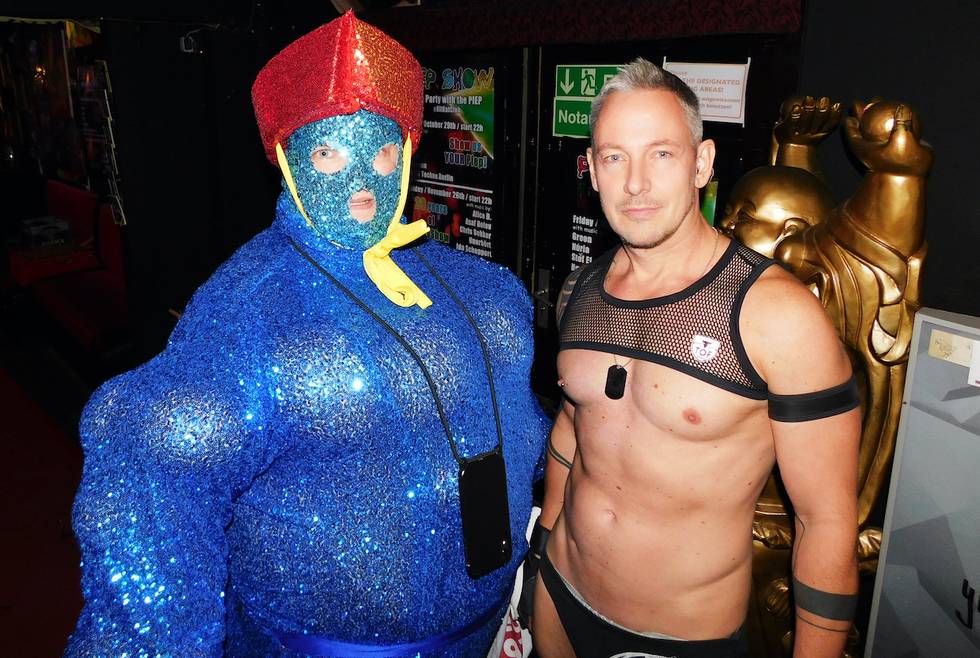 KitKatClub, Revolver