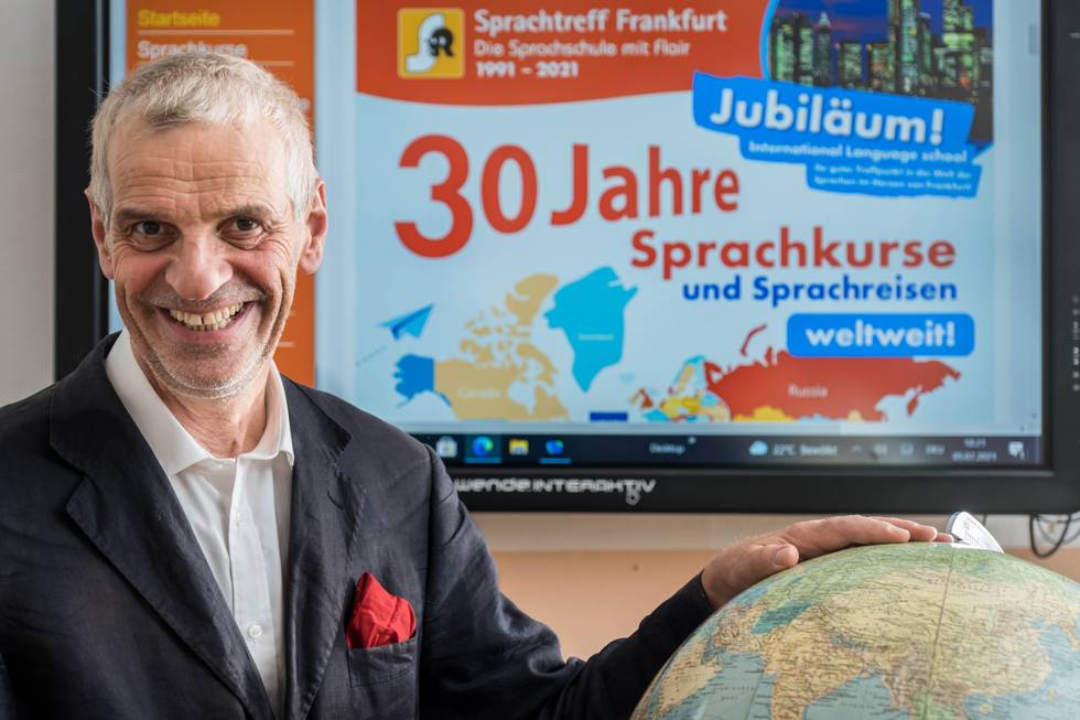 Sprachtreff_ThomasGesang.jpg