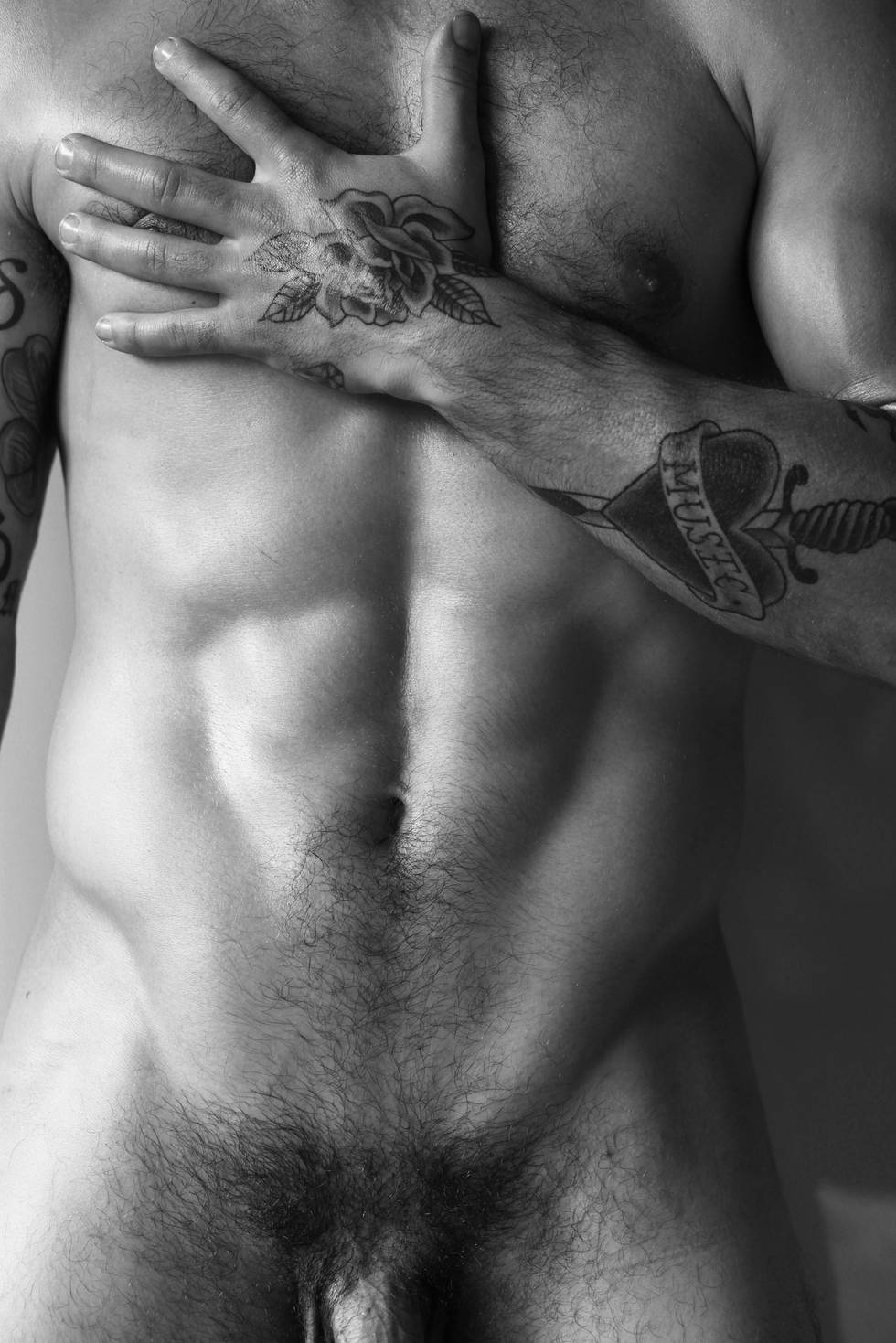 1_Benjamin Godfre_1_Berlin_2012_copyright Nadine Dinter_courtesy HAZEGALLERY.jpg