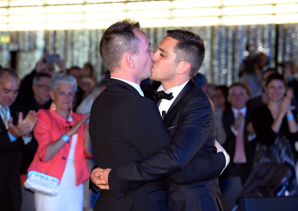 FILES-FRANCE-SOCIAL-HOMOSEXUALITY-MARRIAGE-ANNIVERSARY