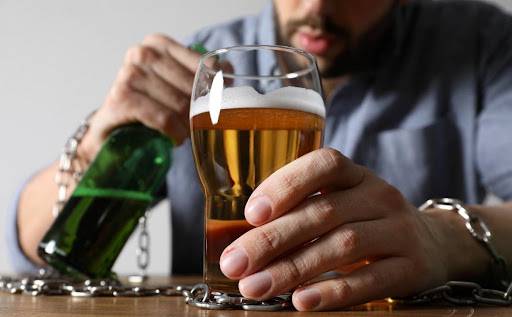 Alkohol und Potenzmittel: wann die Kombination riskant ist