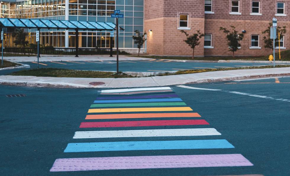Regenbogen-Zebrastreifen