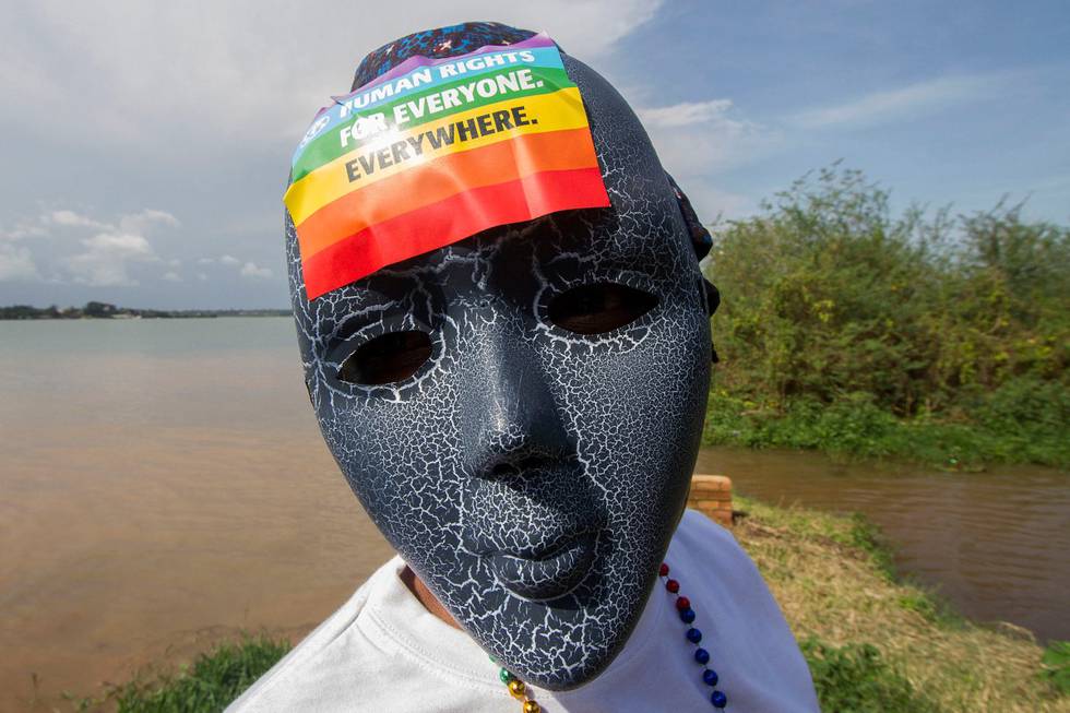 Ugander mit Maske