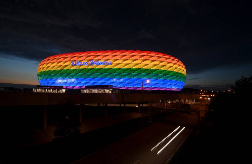 allianz-arena-regenbogen-foto-christof-stache-afp.jpg