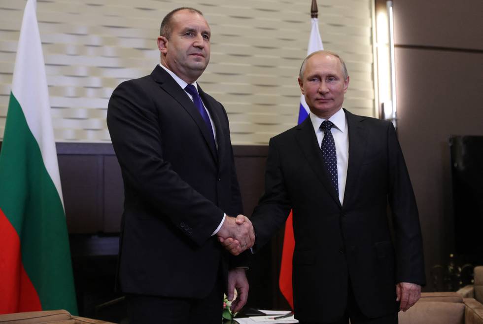 Rumen-Radew-Mikhail-KLIMENTYEV-SPUTNIK-AFP.jpg