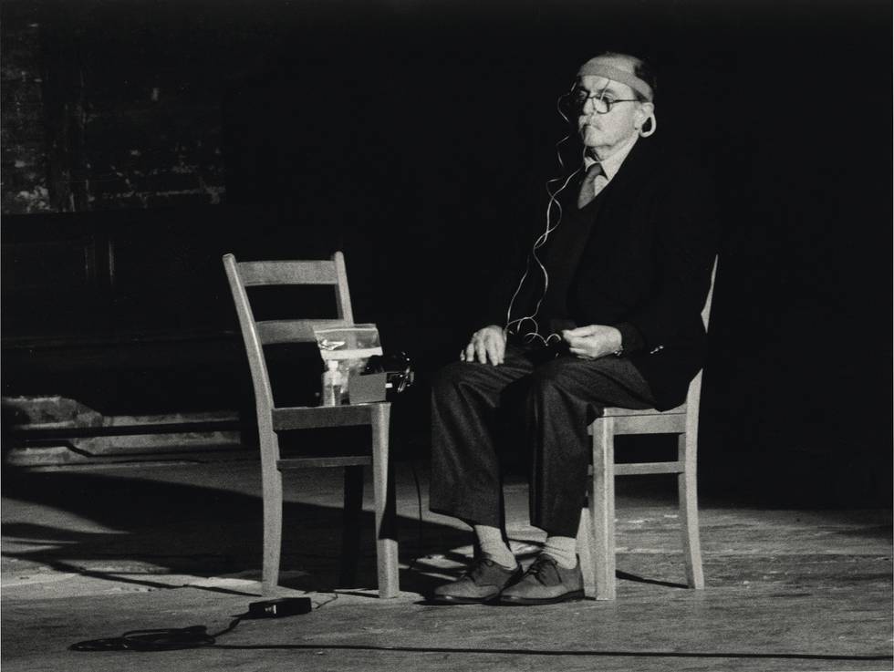 Alvin_Lucier_berlin_singuhr1999_(c) Michael_Schroedter_01.jpg