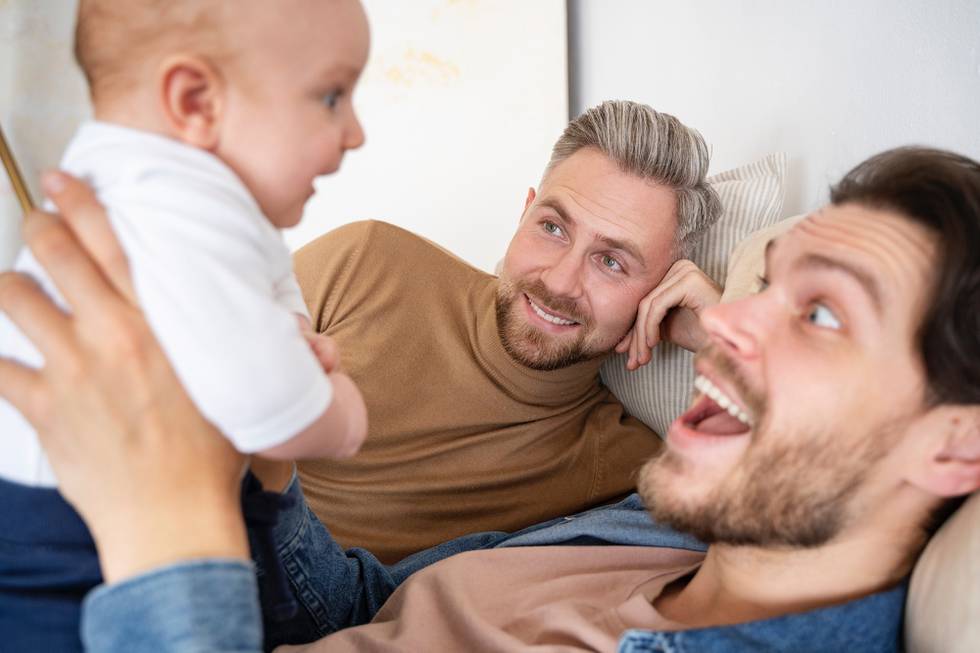 Schwule Väter mit Baby